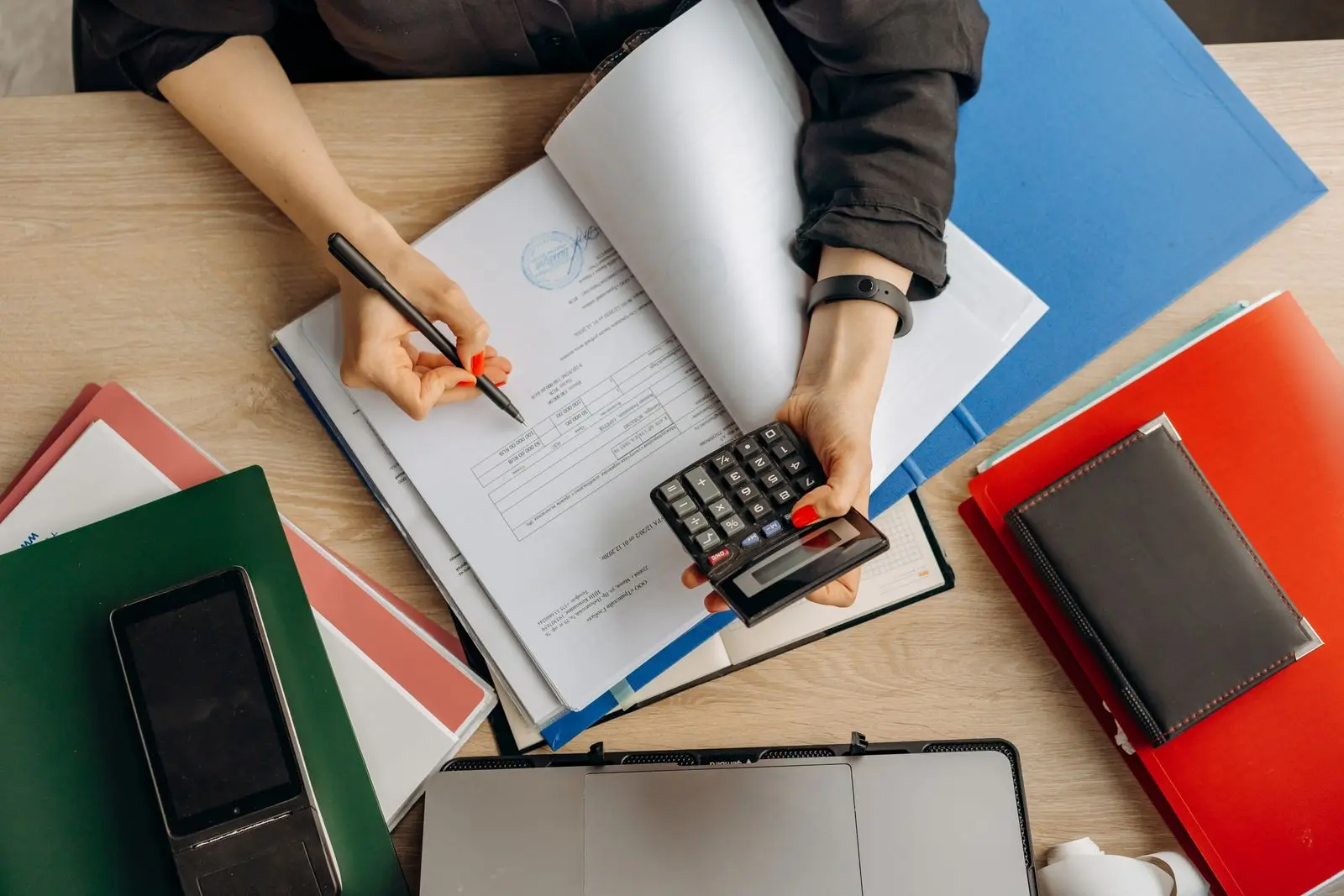An advisor reviewing a home loan affordability assessment
